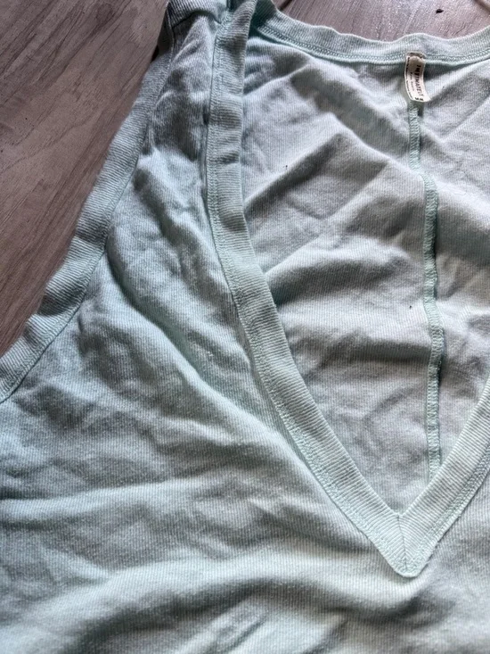 Free People Light Mint V-Neck Cropped Tank - Picture 3 of 4